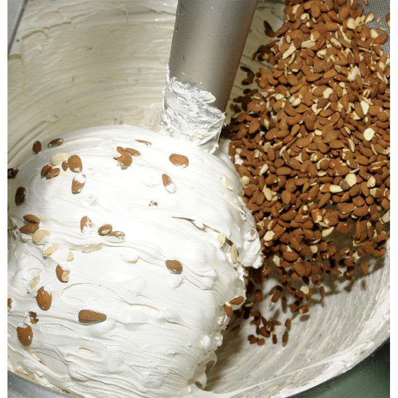 Morbicioc - Torrone morbido ricoperto di cioccolato con mandorle - 130g