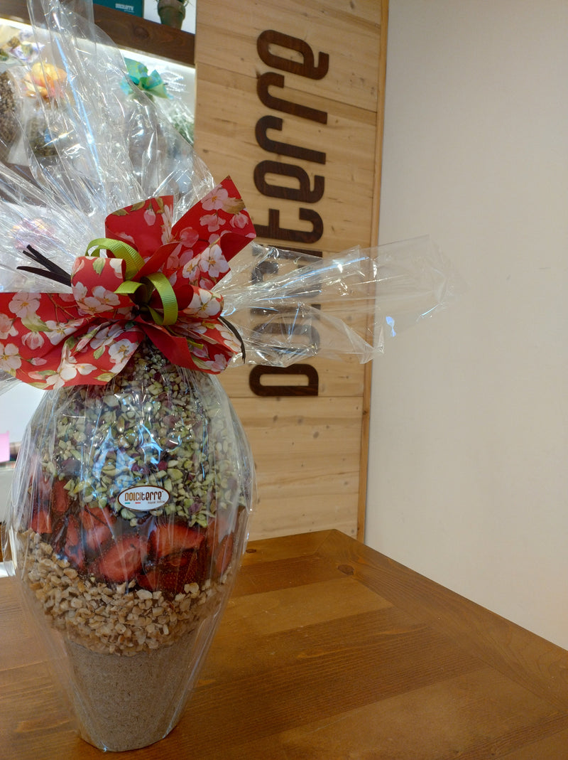 Uovo trigusto al latte con nocciola, pistacchio e fragola - 600g